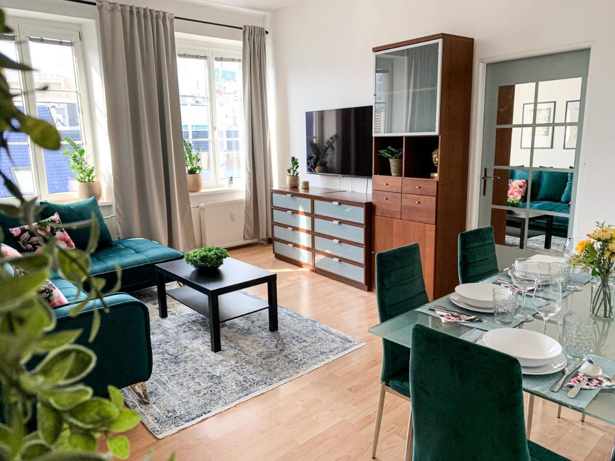 Cozy Downtown City Living Bratislava Exterior foto